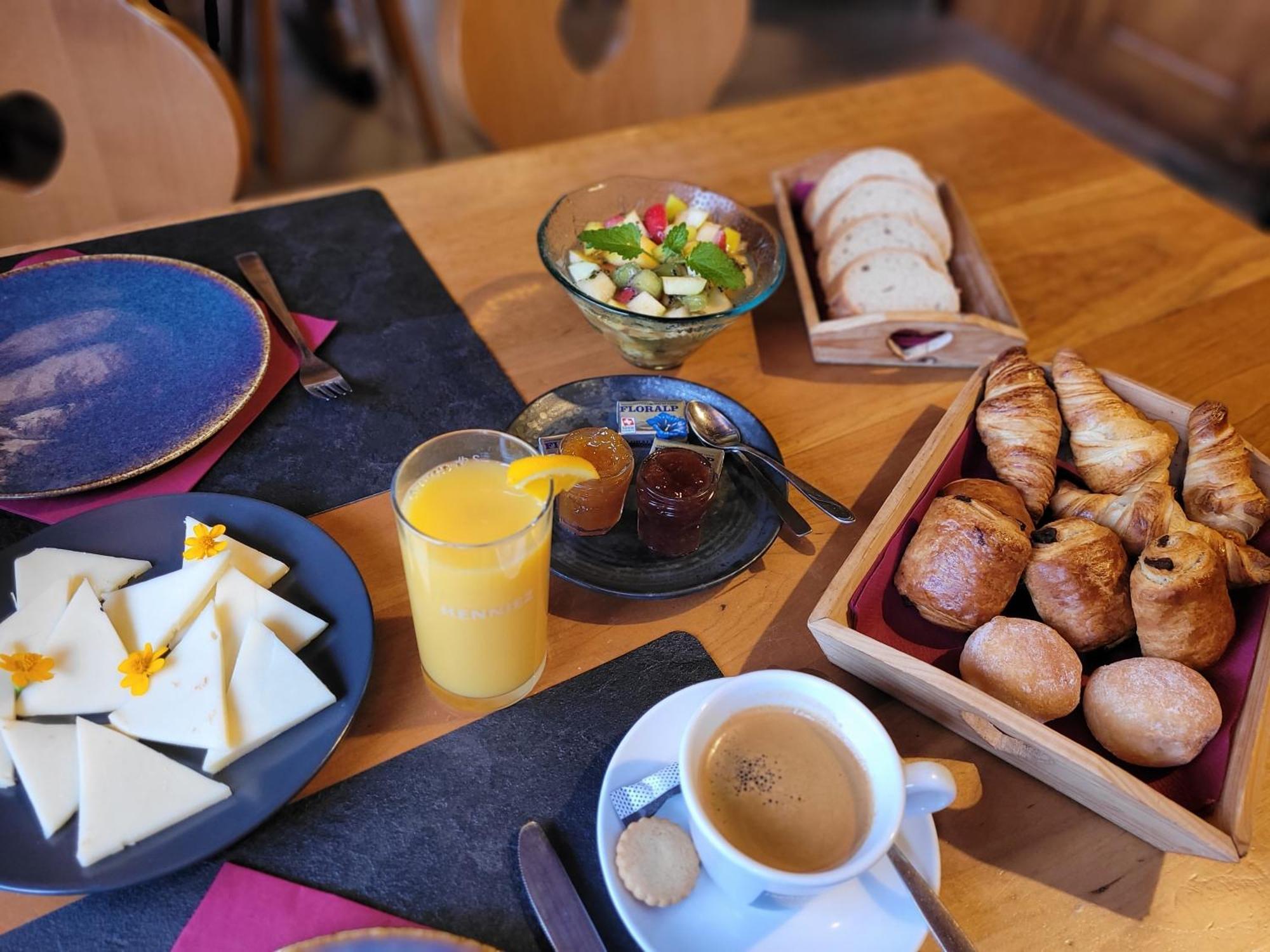 Auberge Le Mont-Gele Iserables エクステリア 写真