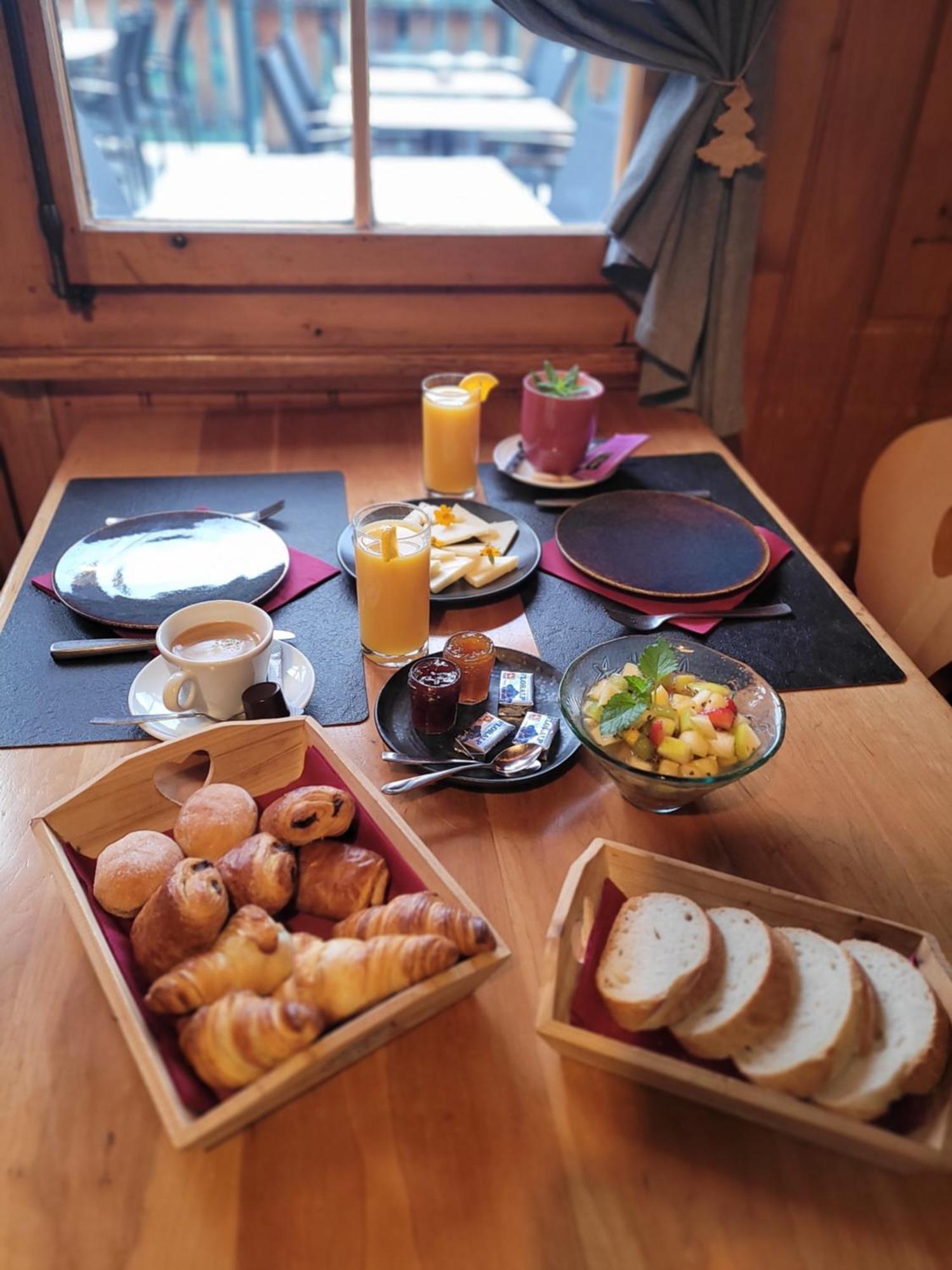 Auberge Le Mont-Gele Iserables エクステリア 写真